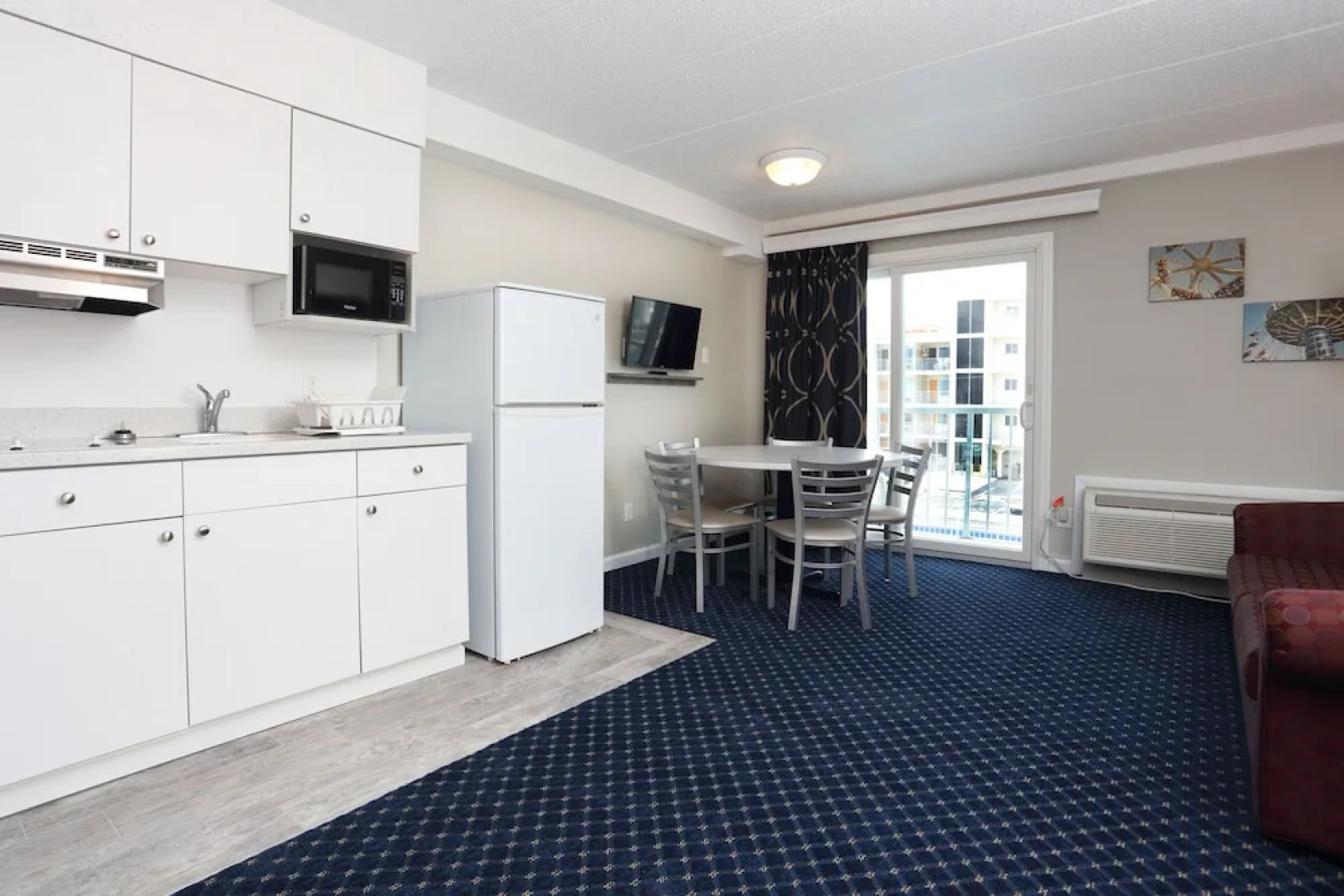 Adventurer Oceanfront Inn