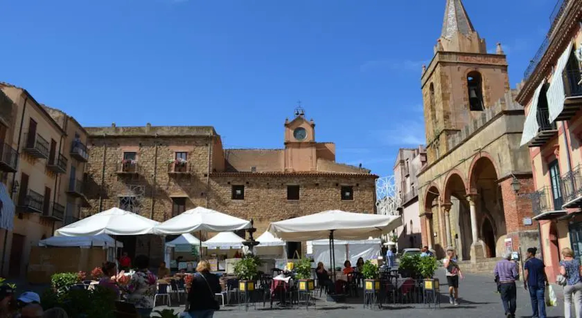 The House of Castle Apartments