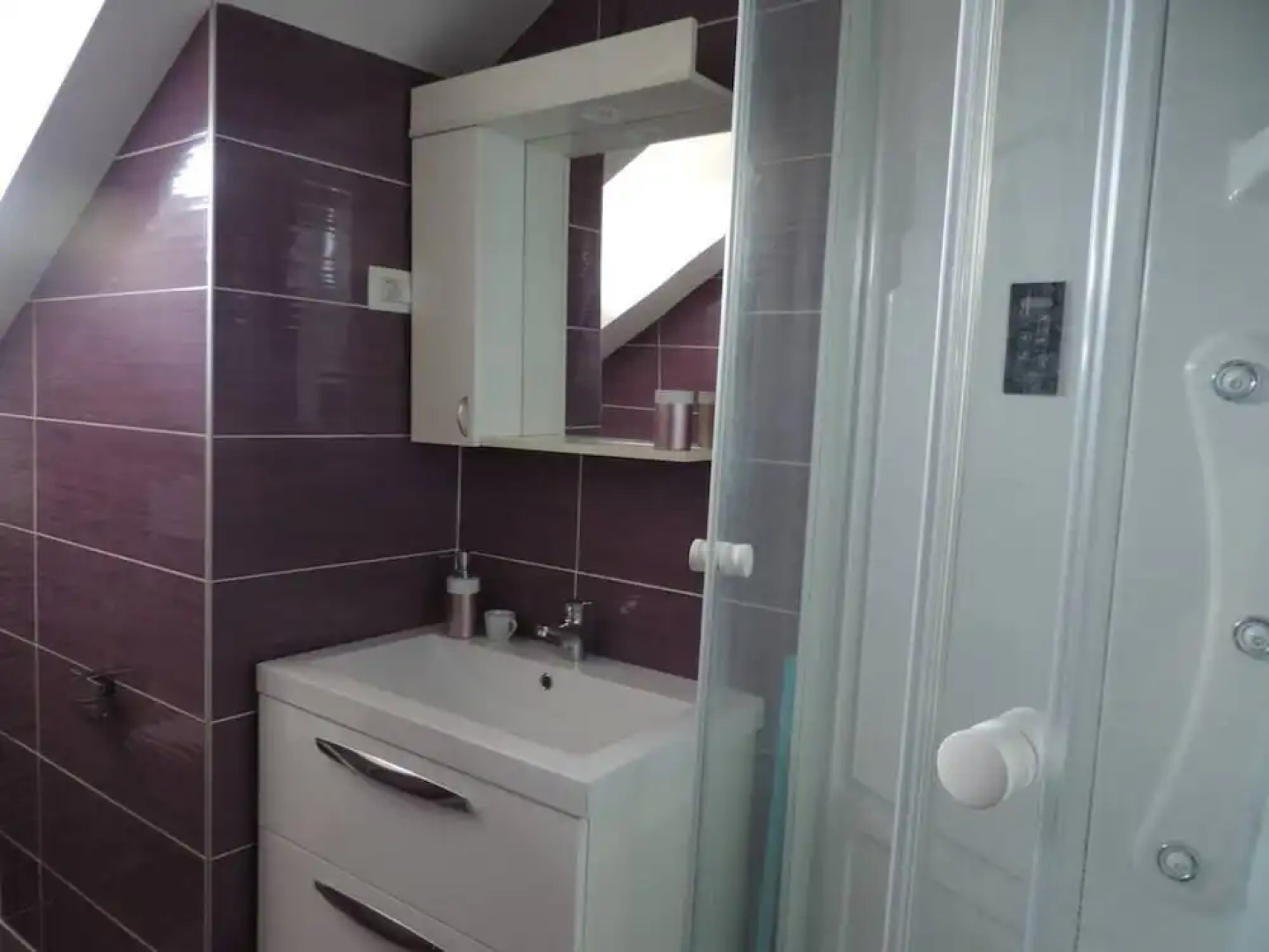 Luxurious 2-bed Appartment in Mandre With Pool