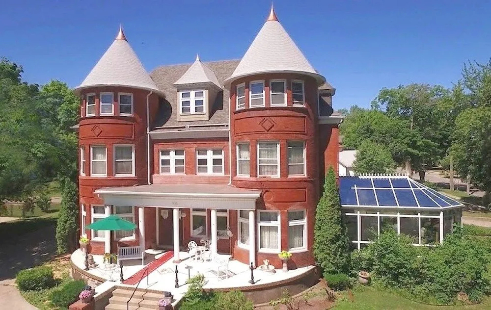 The Dempsey Manor Bed & Breakfast Inn