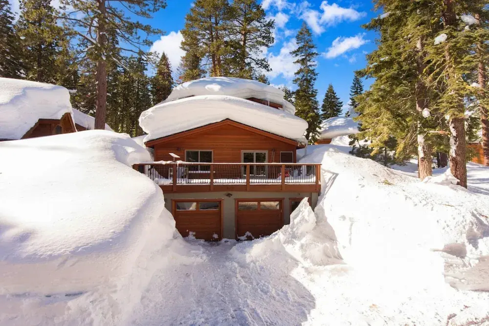 Explorer by Avantstay Close to Slopes Game Room Guest Suite