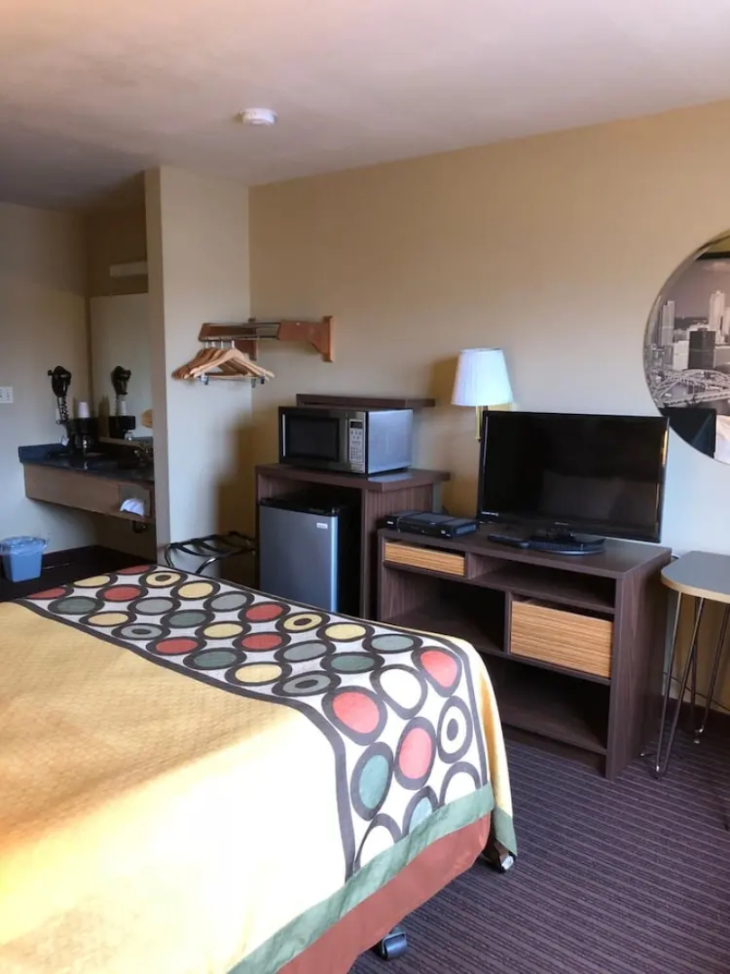 Super 8 York