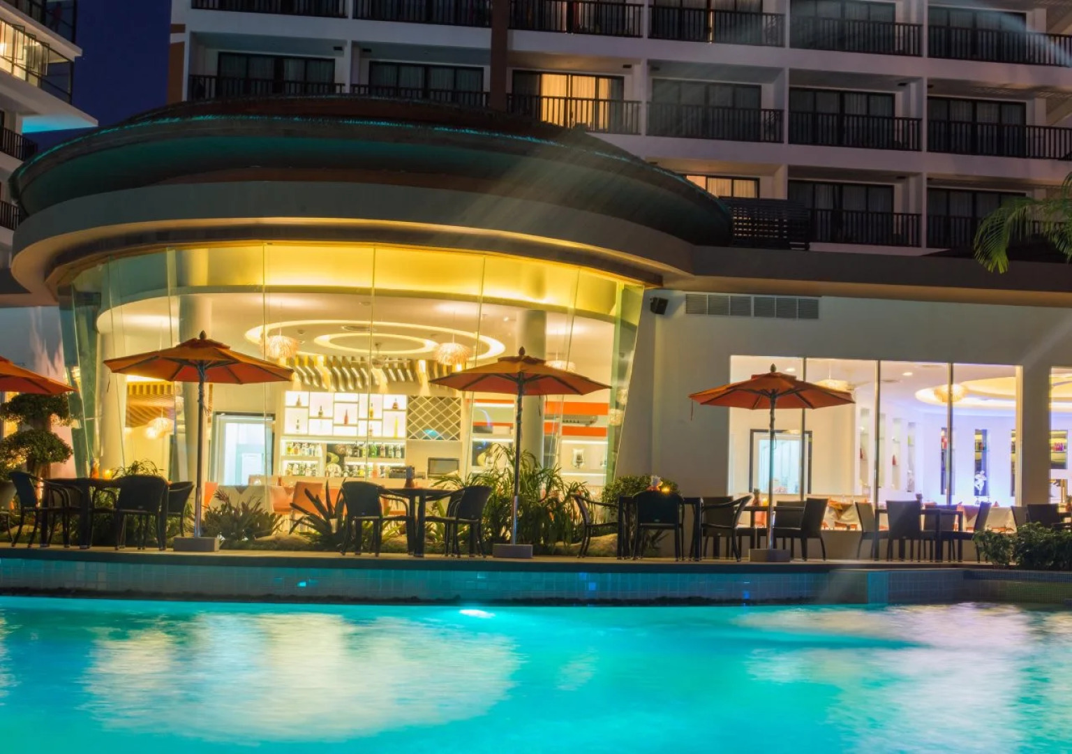 Курортный отель The Beach Heights Resort