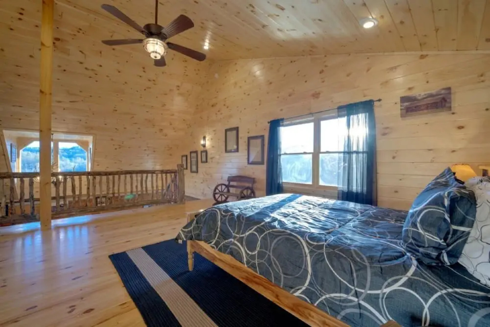 Pony Express - 2 Br Cabin
