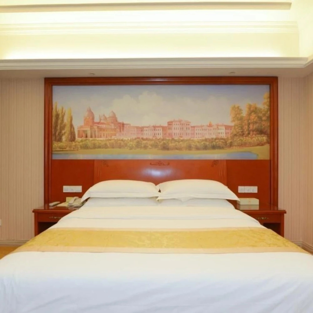 Vienna Hotel Guigang Central Square