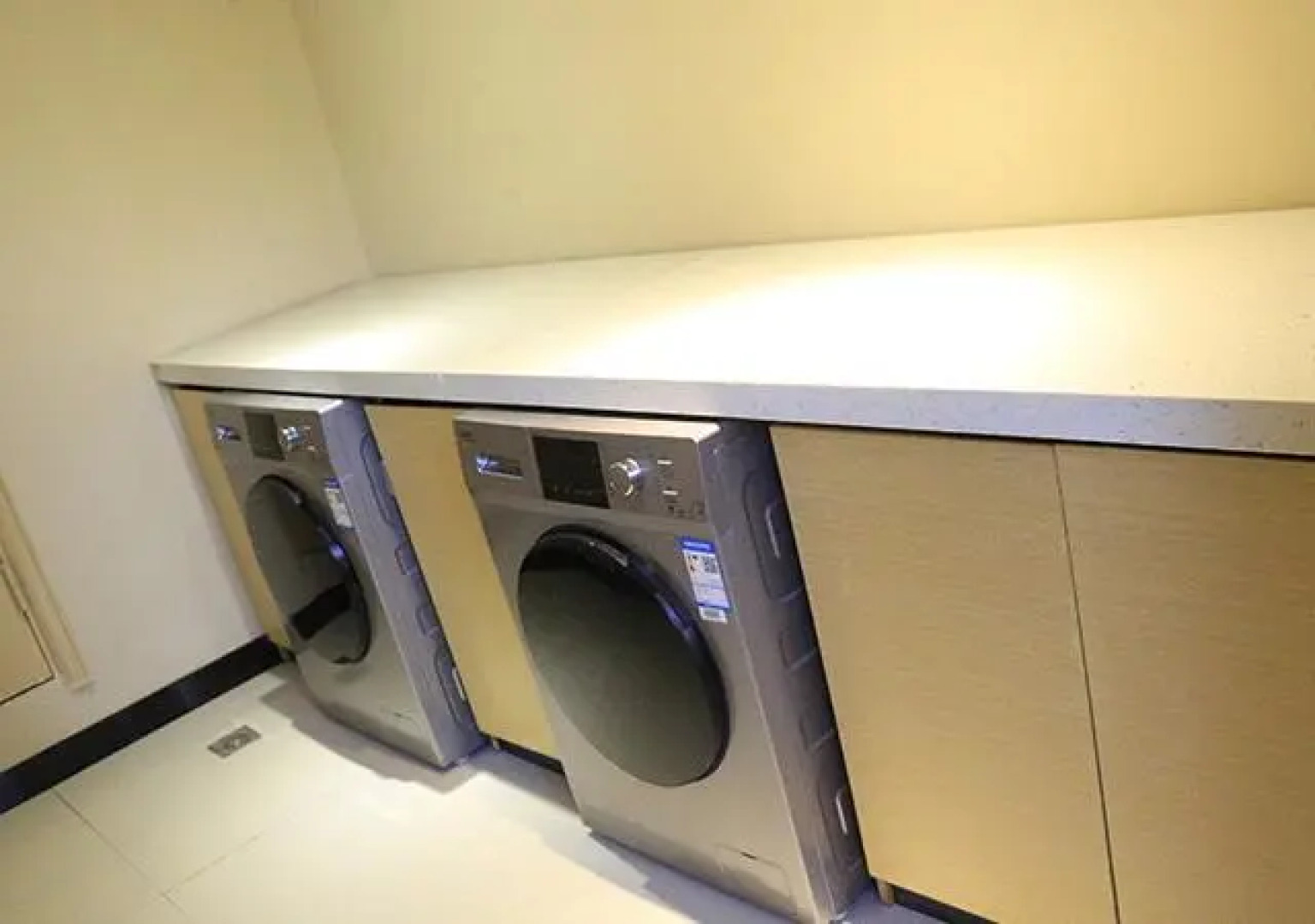 Poltton International Apartment Luohe