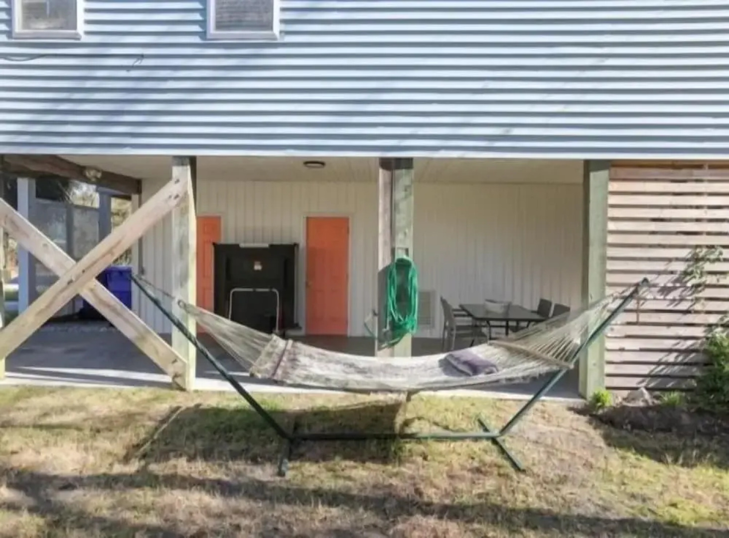 Sandy Bottoms - Relax, Unwind, And Enjoy All The Beach Has To Offer 3 Bedroom Home by Redawning