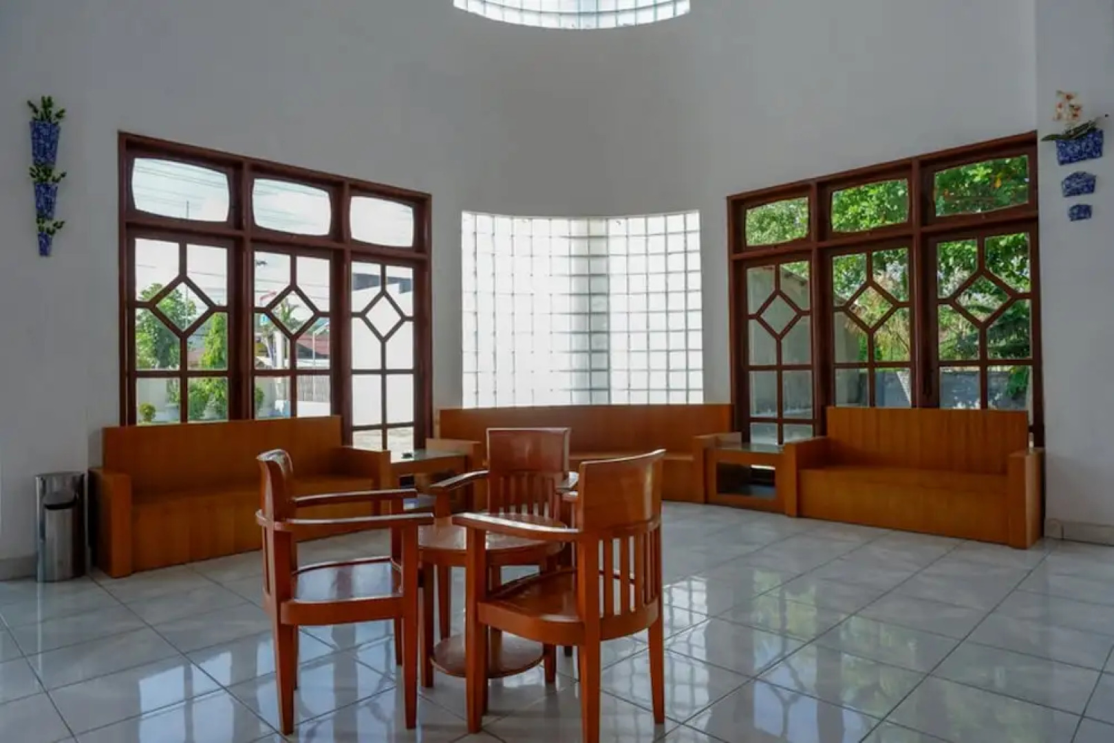 RedDoorz @ Hotel Horas Palopo