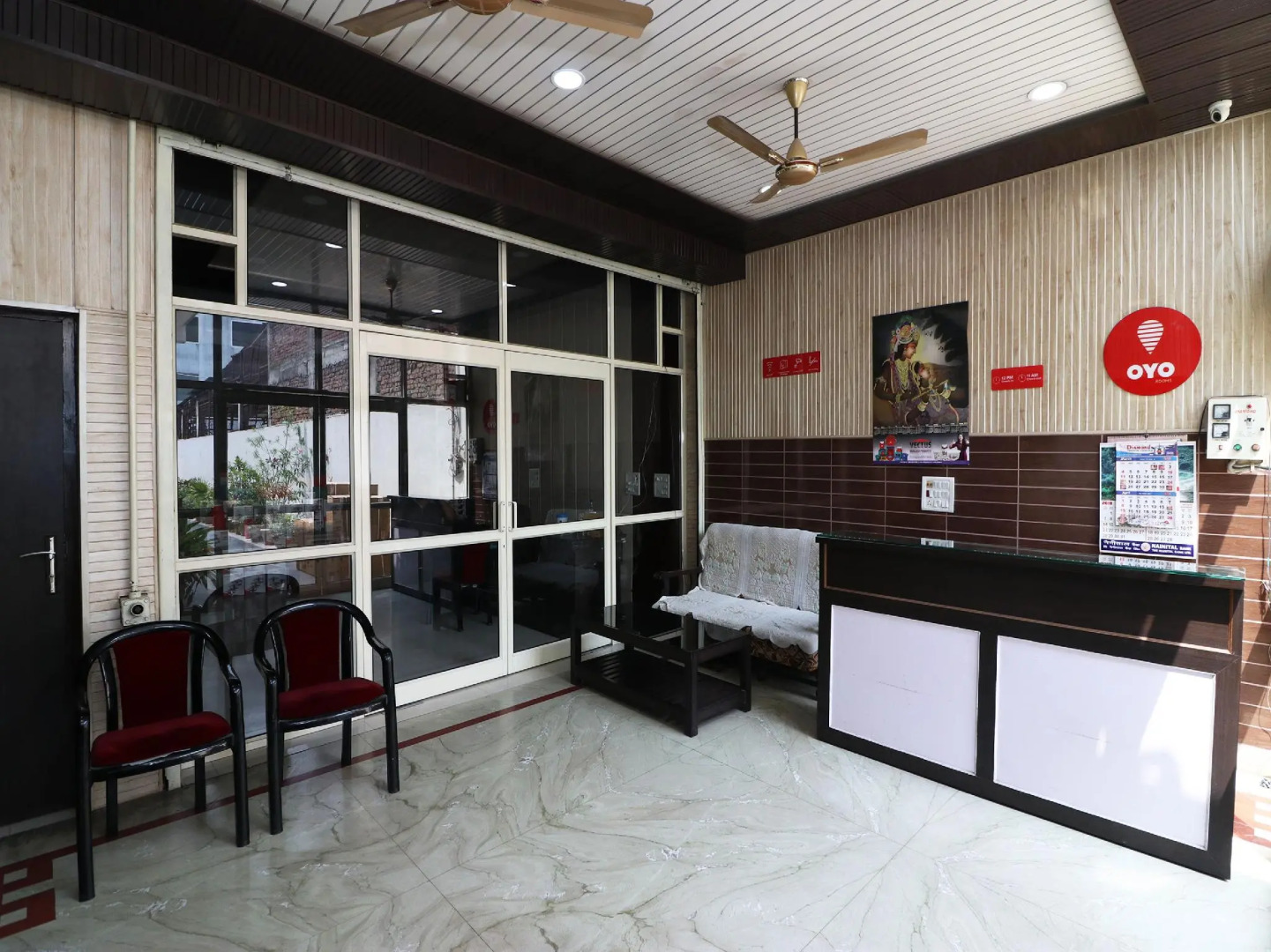 OYO 14161 Hotel ASDR