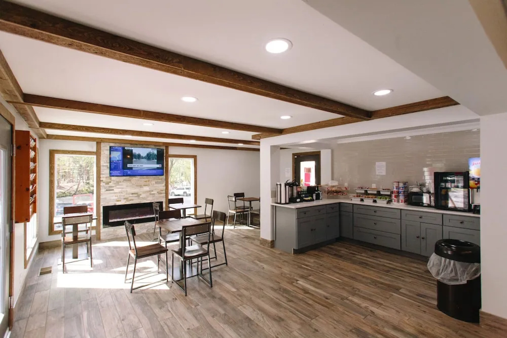 Riverbend Motel & Cabins