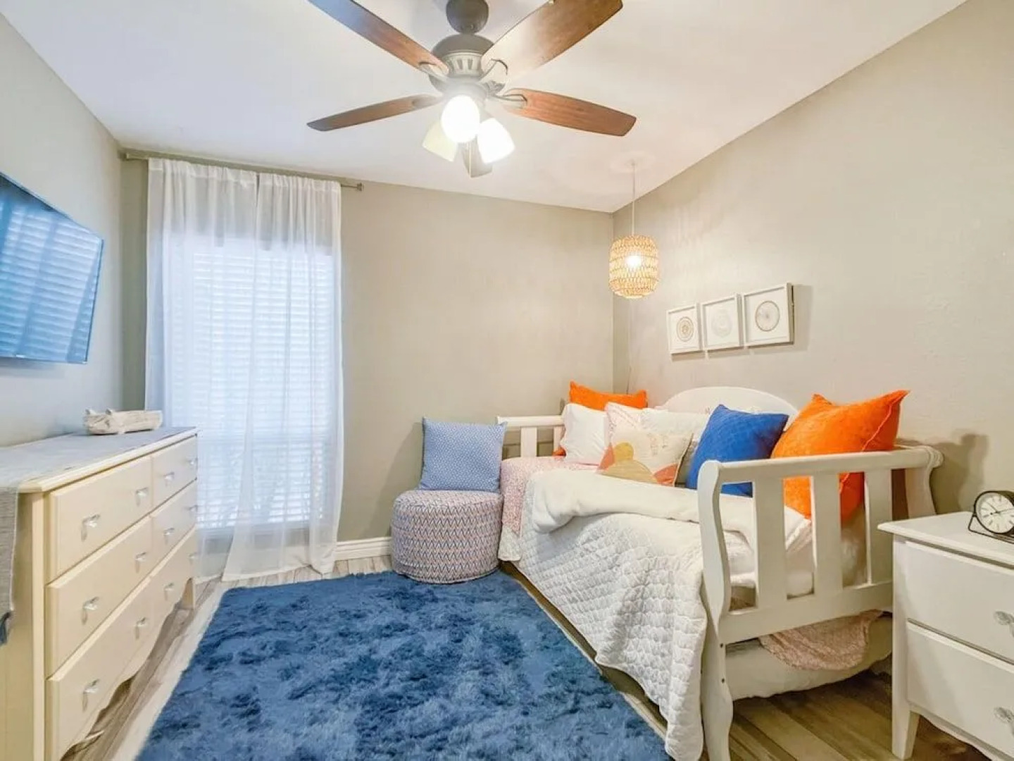 Glendale Charm by Casago