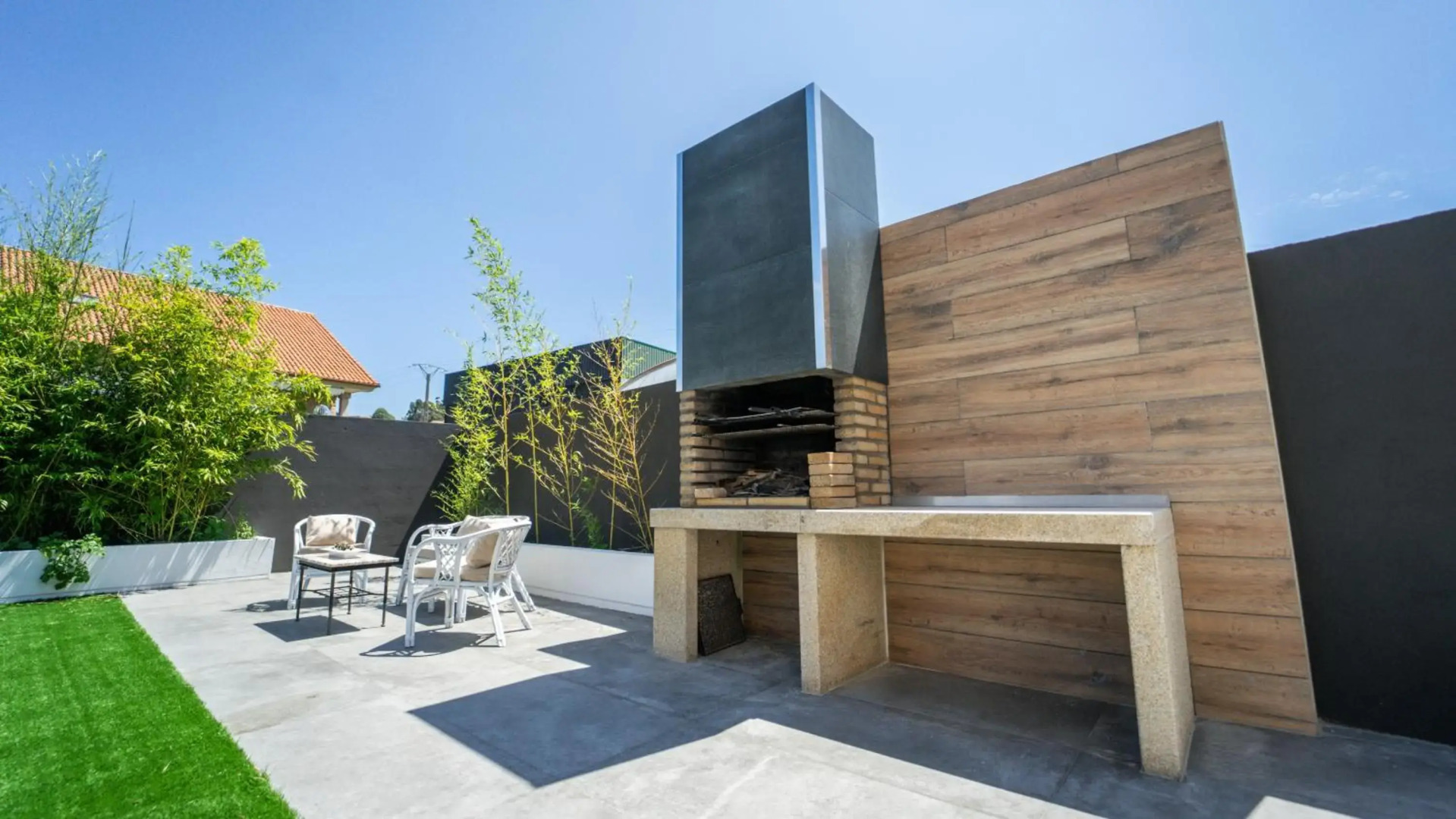 Villa con piscina a pie de playa