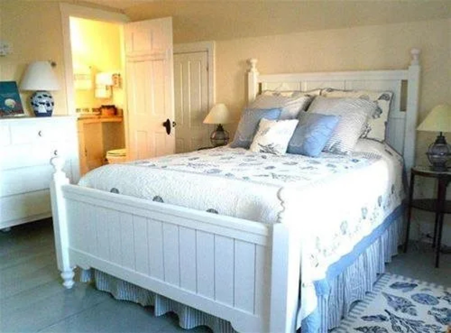 Winding Way Bed and Breakfast and Art Gallery