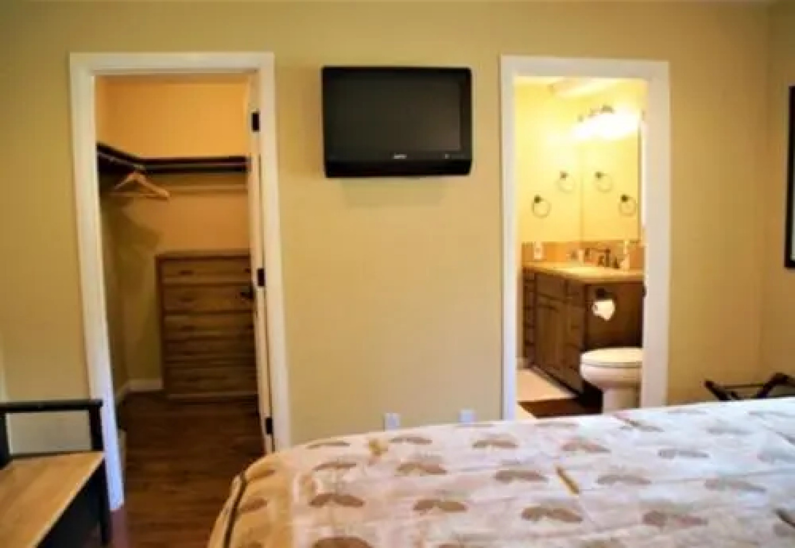 Bright & Beautiful Snowflower Suite - Listing #380