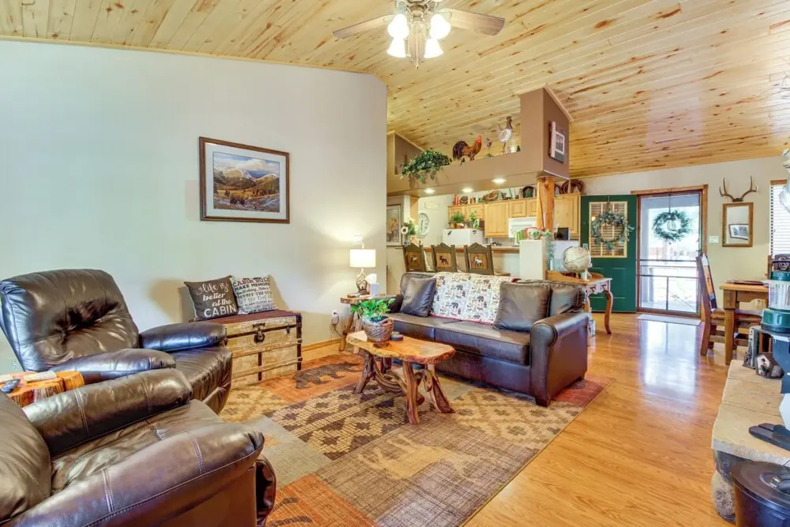 Near Hiking Trails: Heber-overgaard Haven w/ Deck!