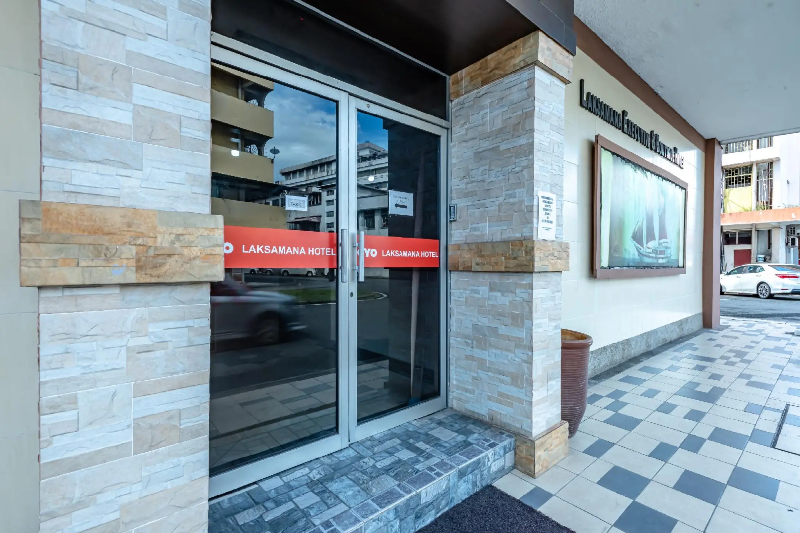 OYO 43960 Laksamana Executive & Boutique Hotel