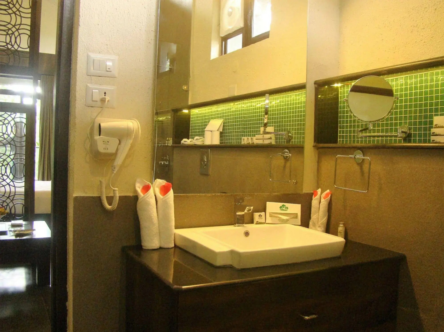 The Mountain Courtyard Thekady