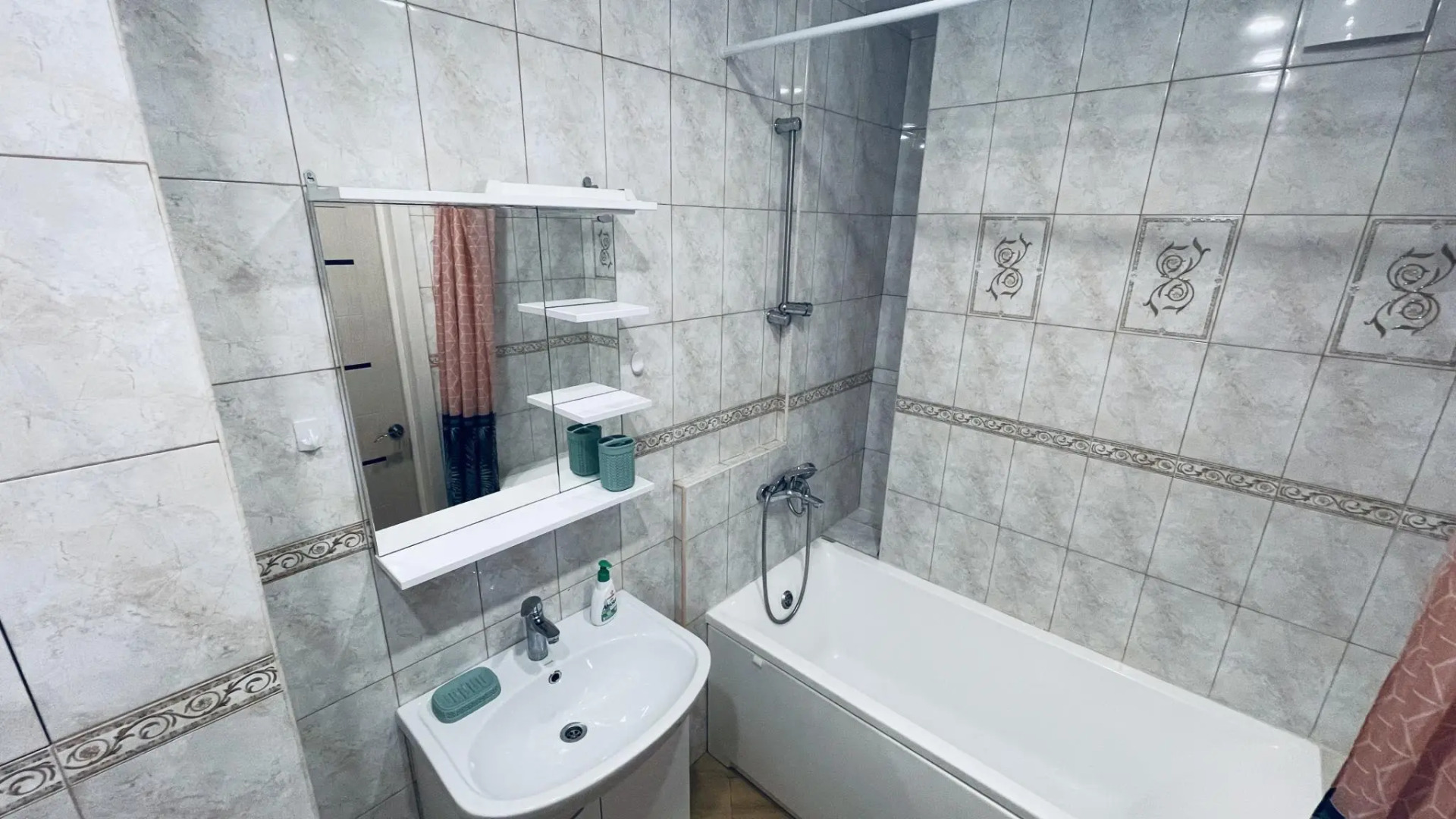 Погостим на бульваре Октябрьский