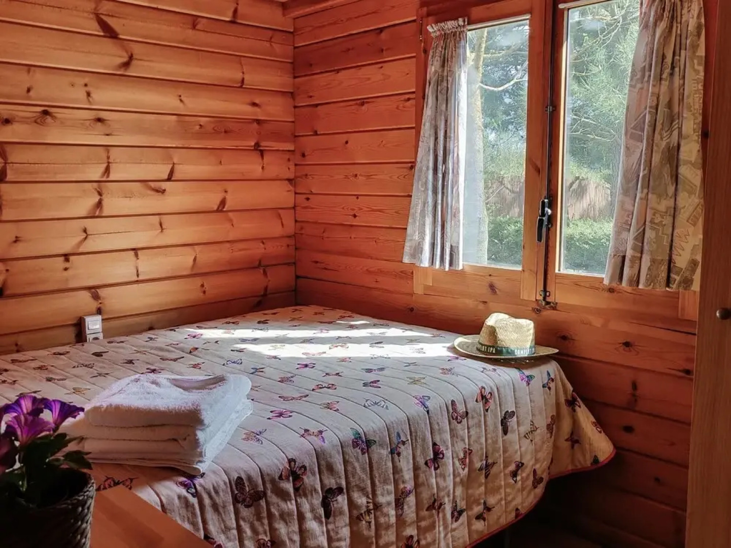 Nice Bungalow With a Terrace, Surrounded by Mountains