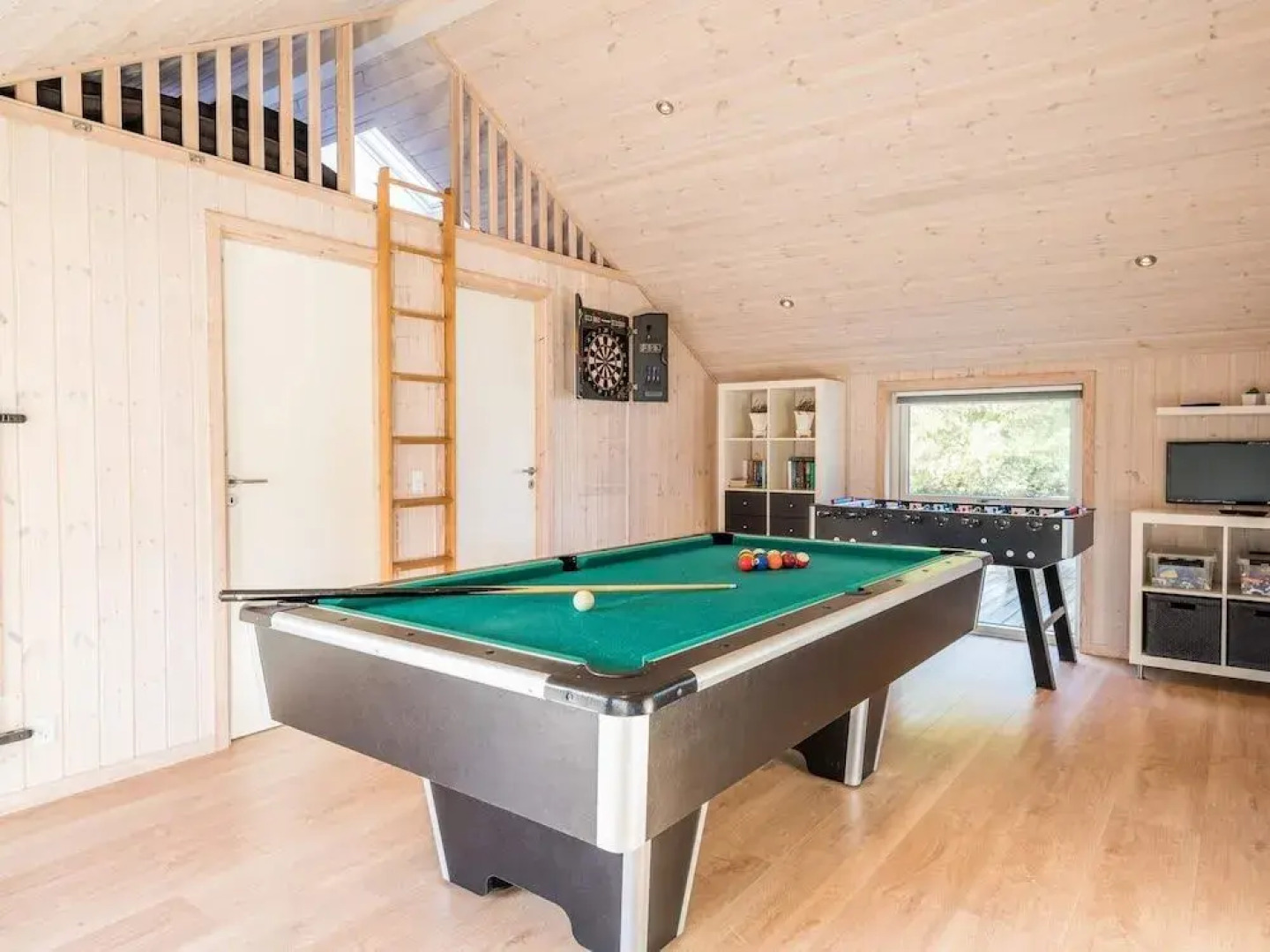 10 Person Holiday Home in Blavand