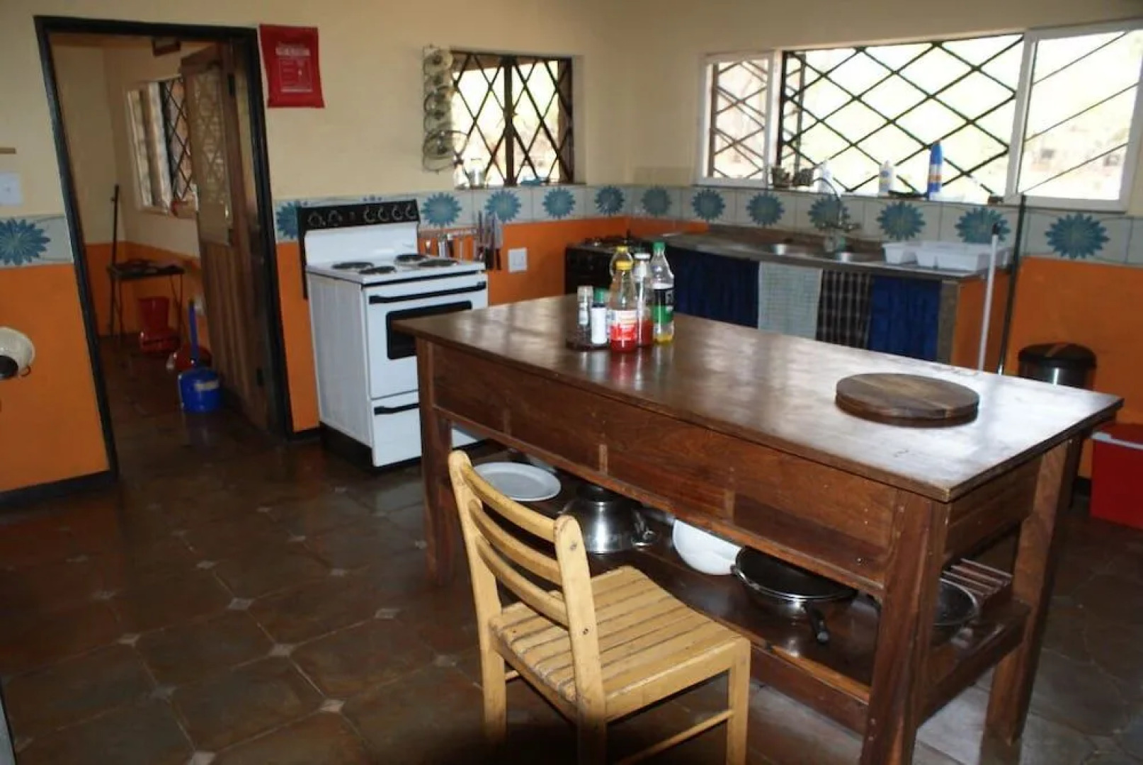 Bongwe Guesthouse and Camp