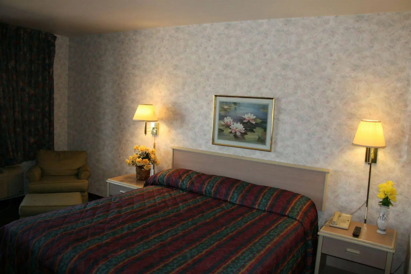 Sun Valley Inn & Suites