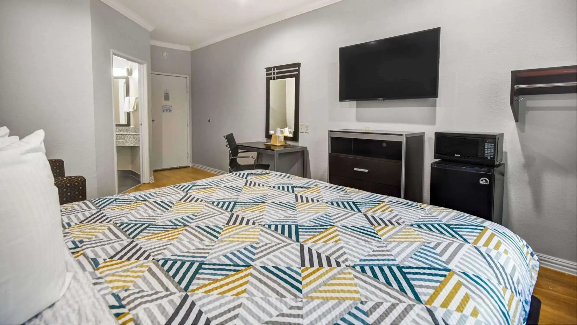 Motel 6 Humble, TX - Houston International Airport