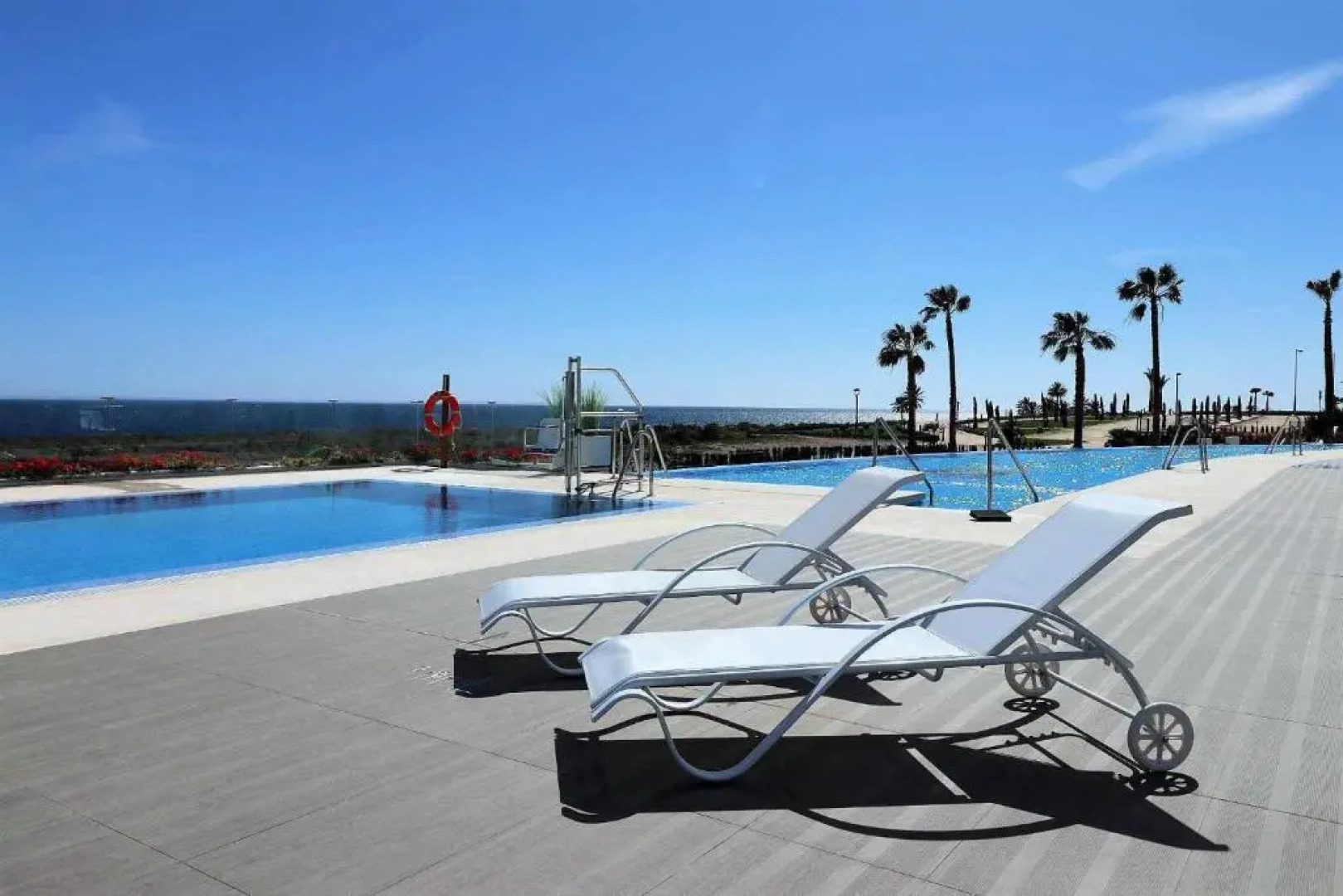 Marysol apartamento de lujo balcón azotea piscina comun a la playa