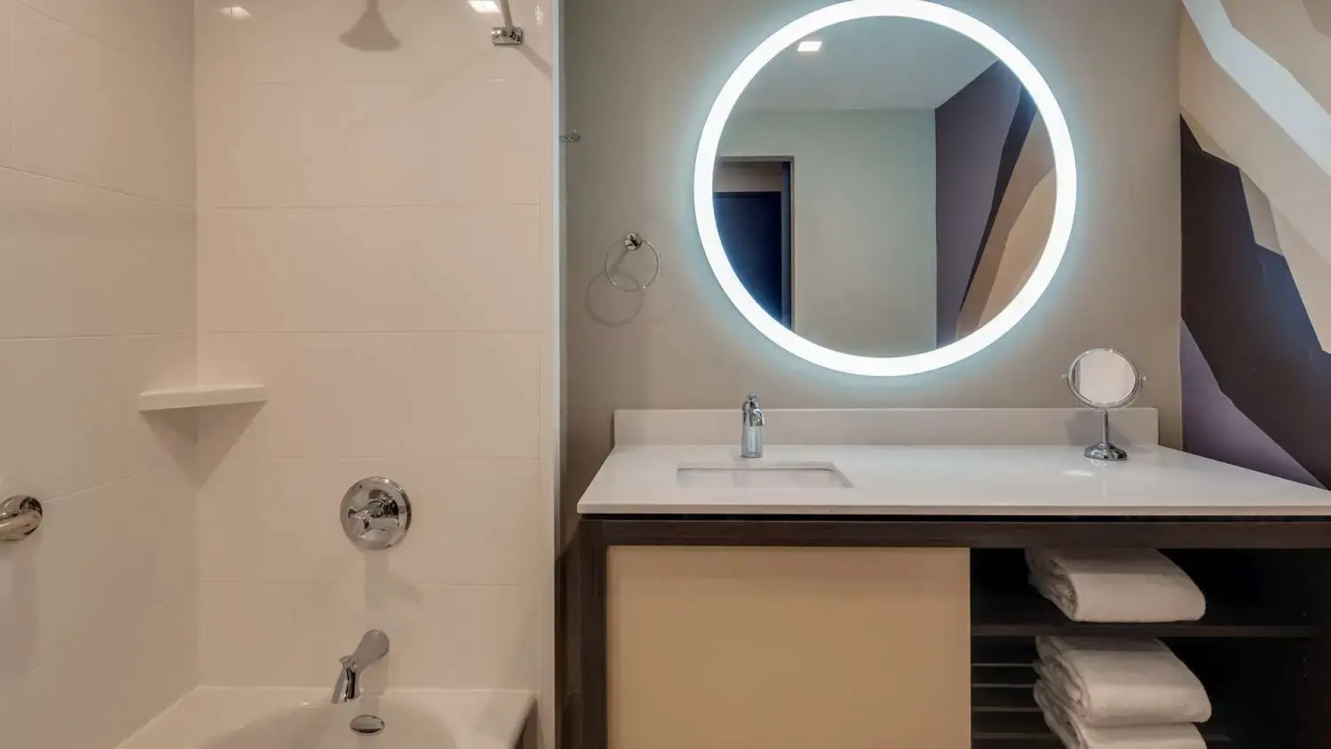 Best Western Plus Executive Residency Rigby's Water World Hotel