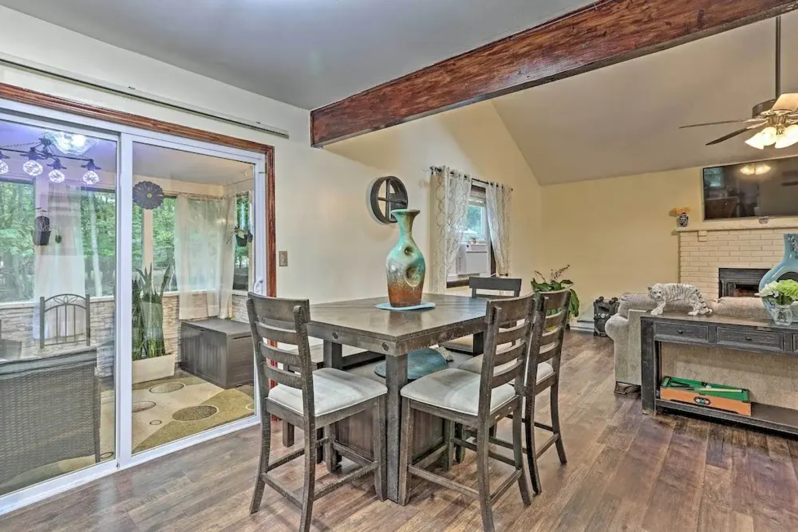 15 Mi to Camelback Ski Resort: Home w/ Deck!