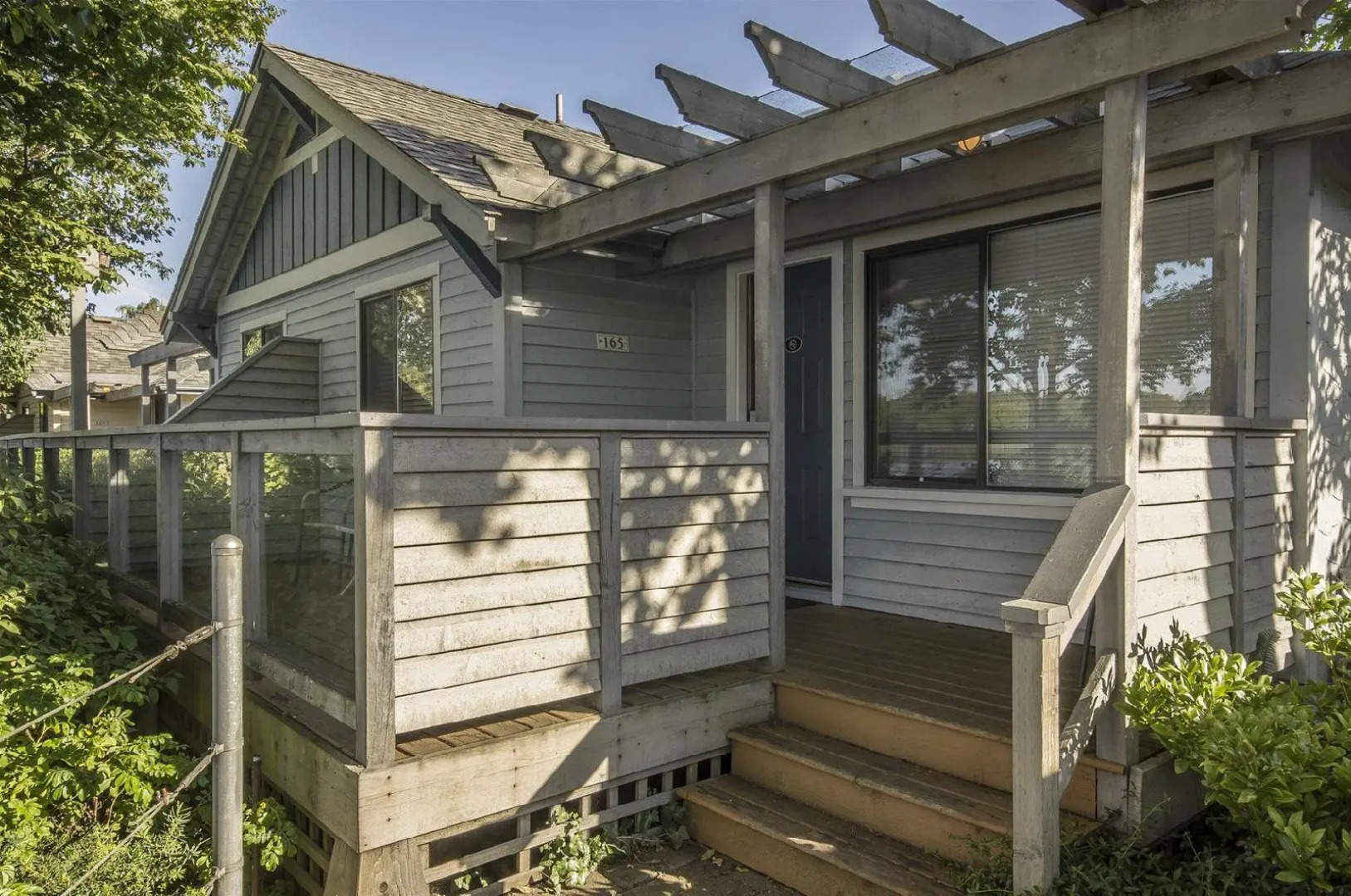 Econo Lodge Inn & Suites