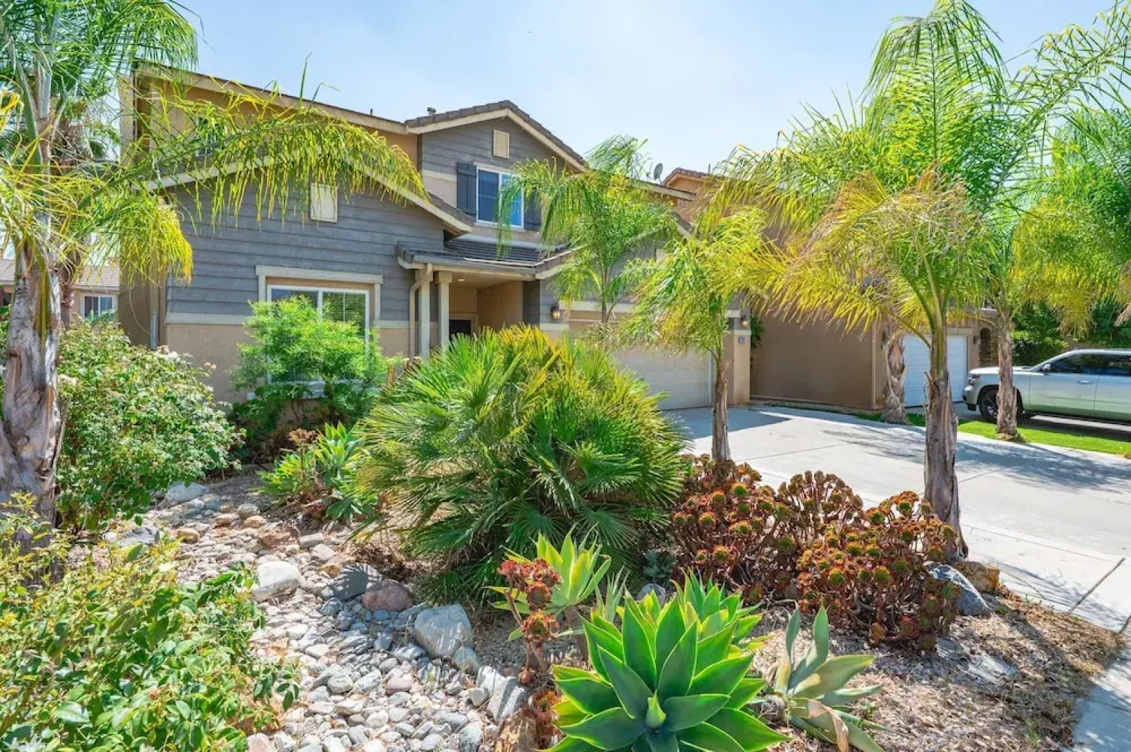 Bright Airy 5B Home Workspace Outdoor Lounge