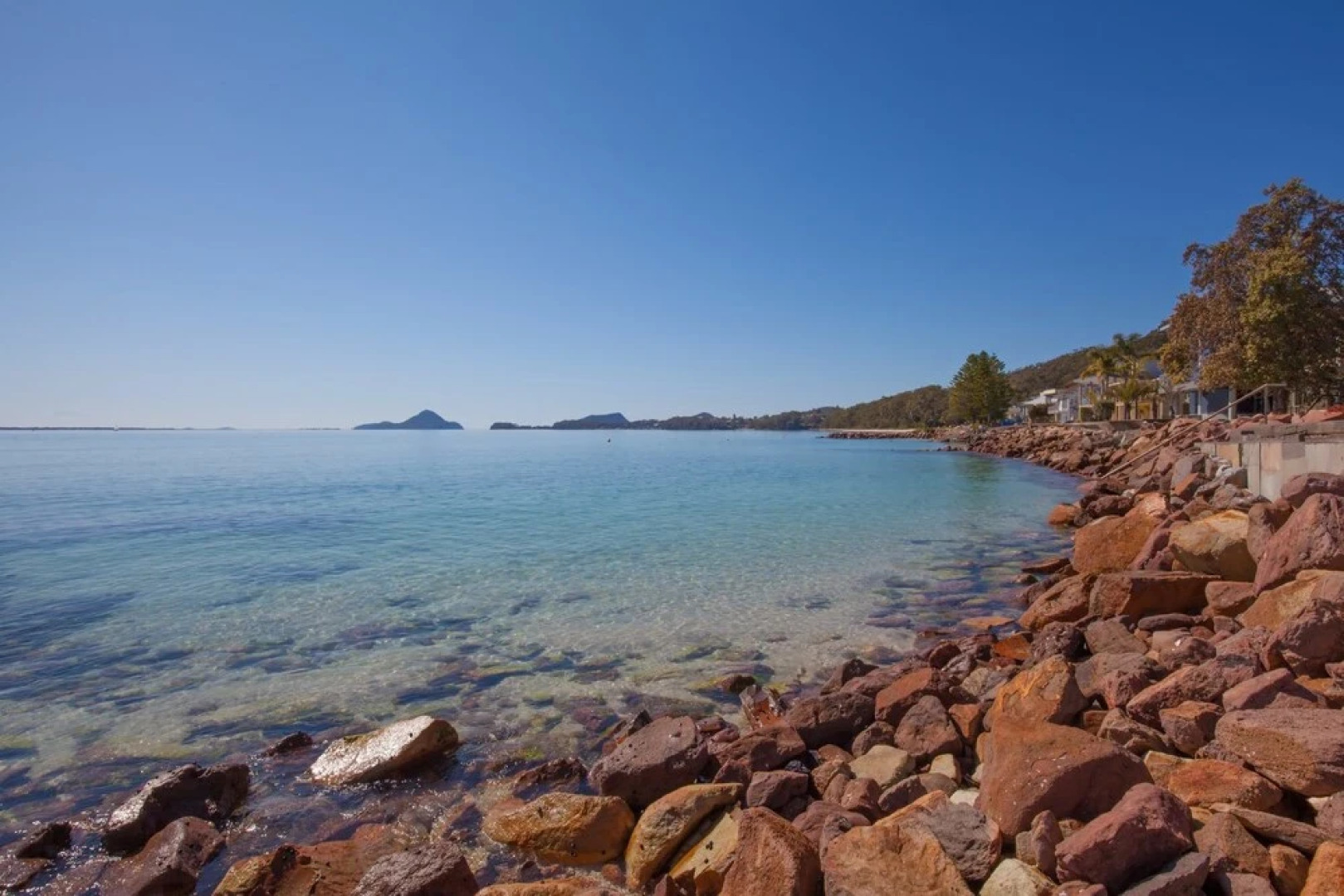 Sandy Point Road 3/38, Yacaaba