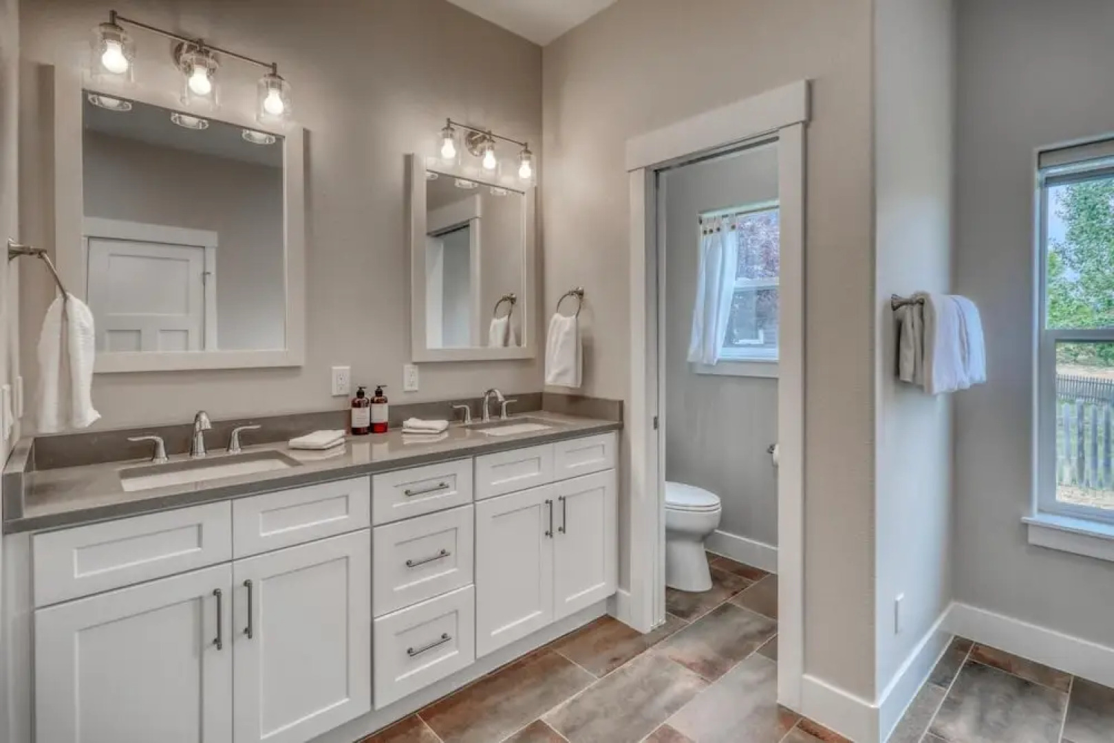 New Tranquil Village Lake Retreat