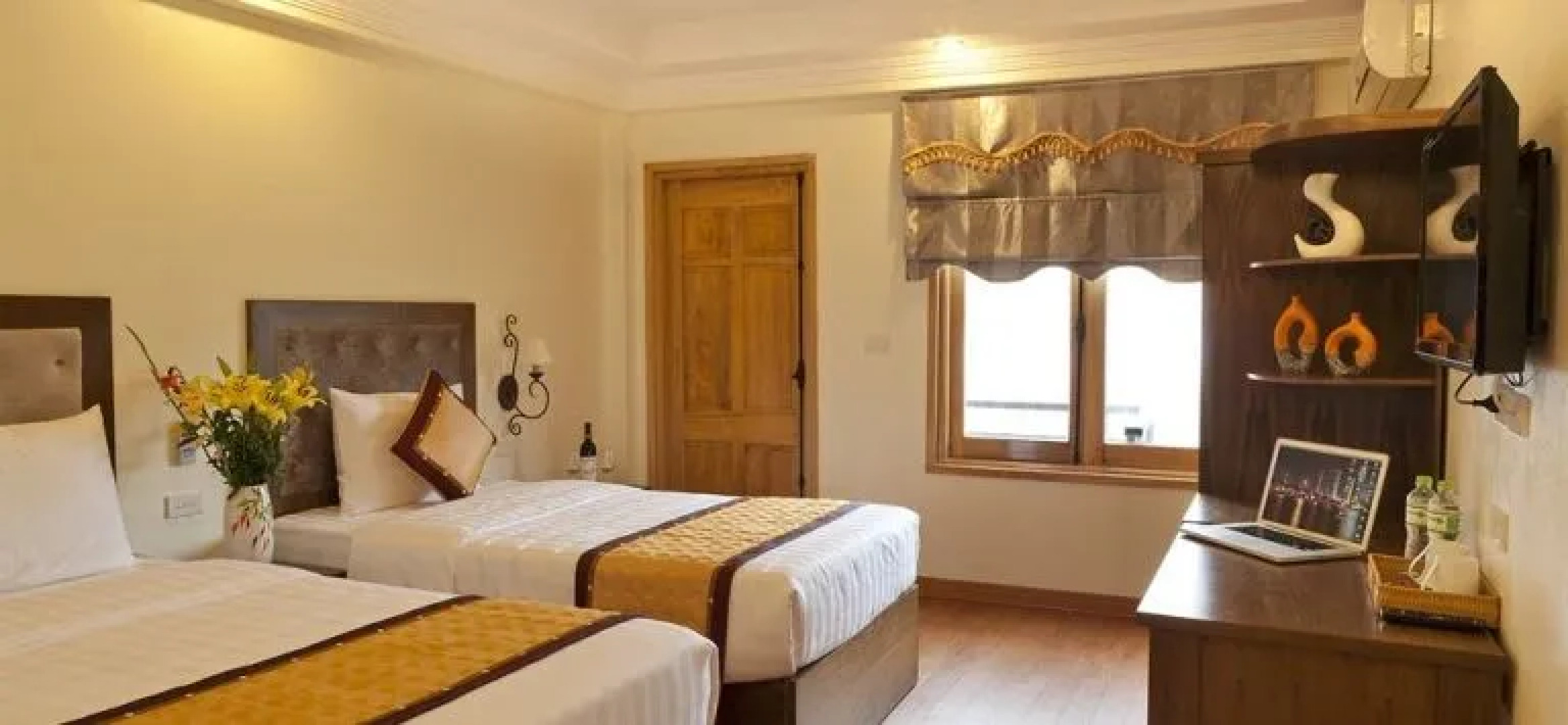 Eden Mountain View Hotel