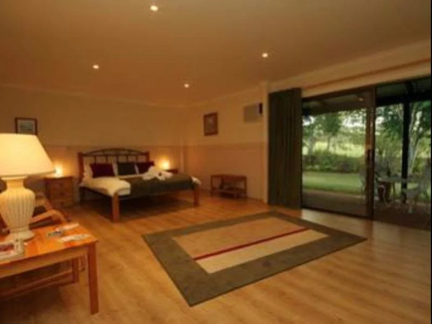 Lagoon Pocket Bed & Breakfast