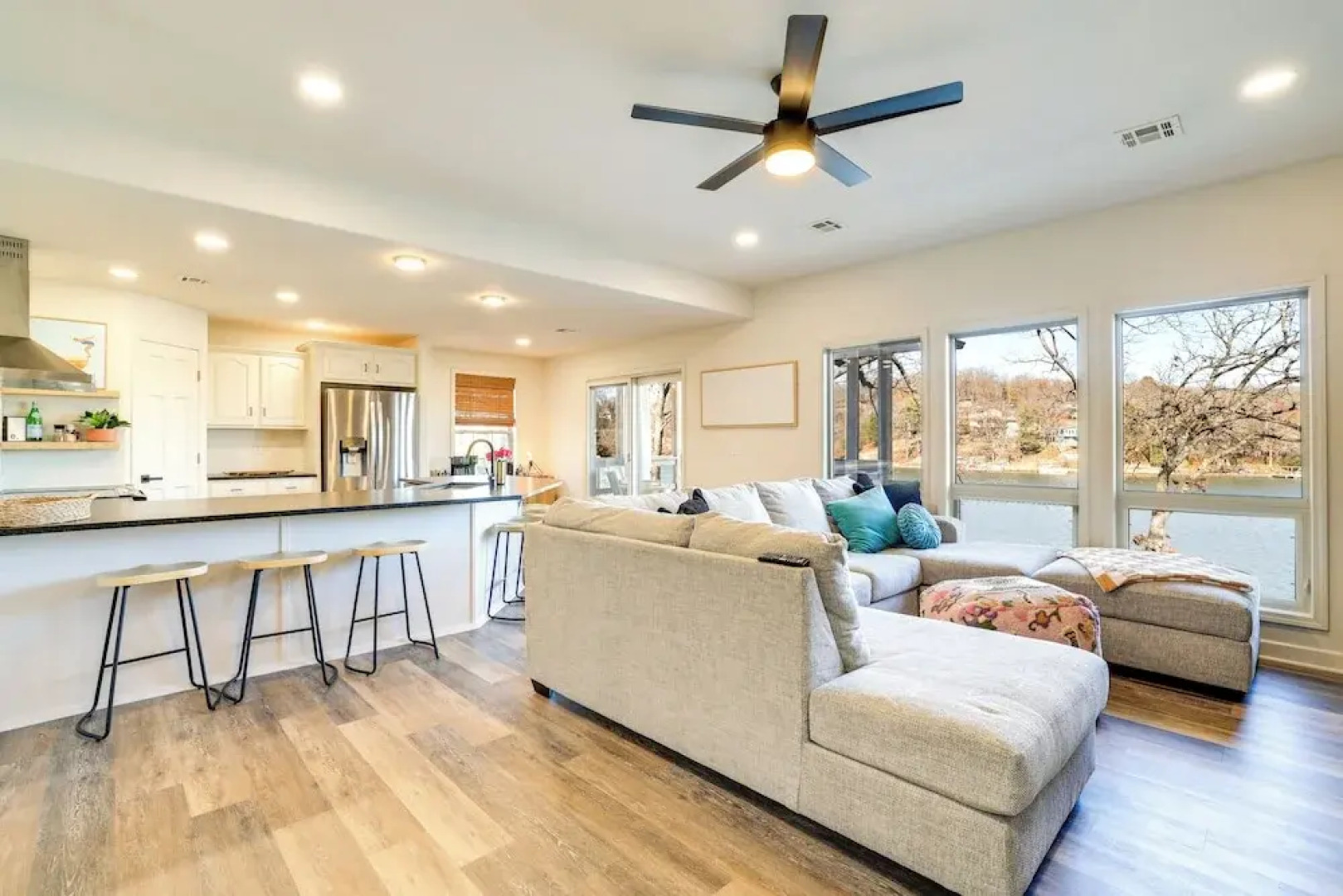 Lakefront Retreat w/ Game Room in Bella Vista!