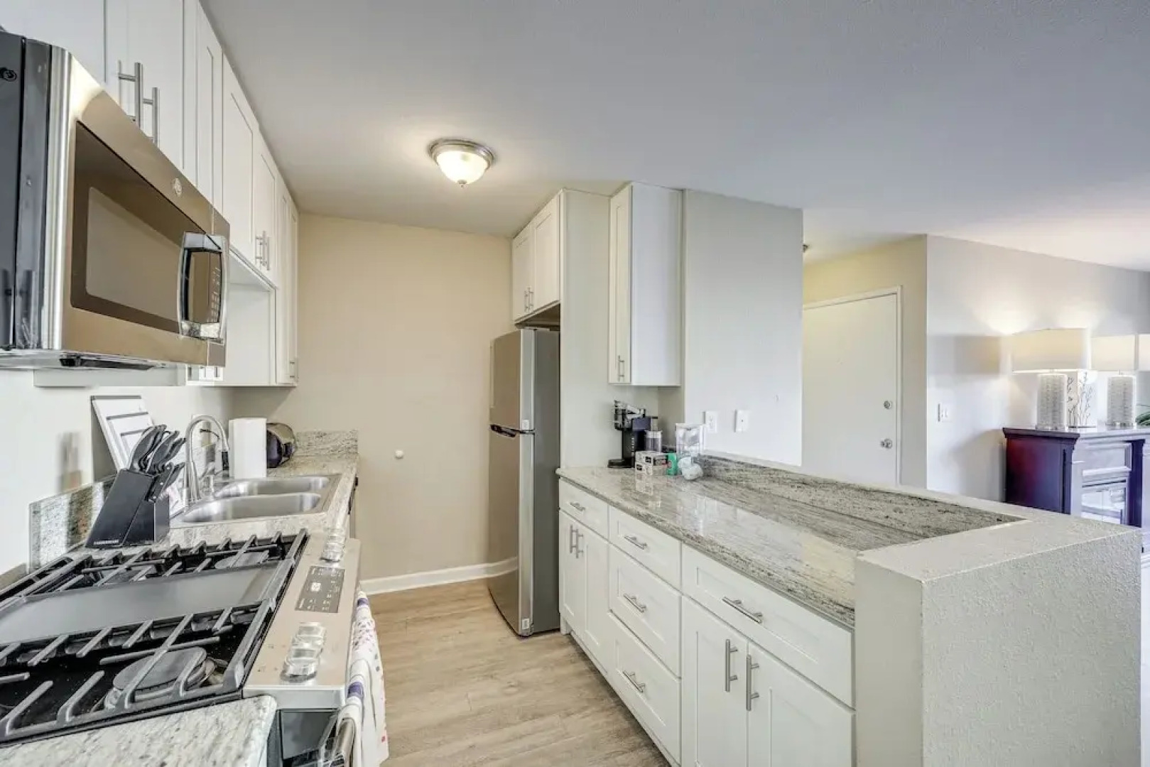 2 Mi to Beaches: Condo w/ Patio in Port Hueneme!