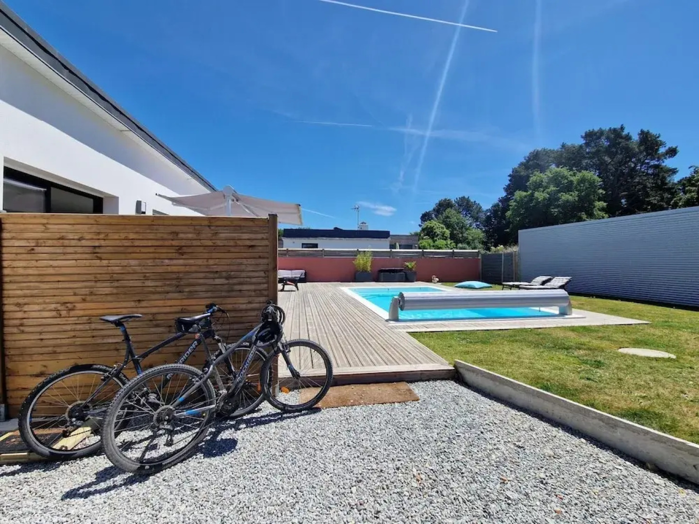 Beautiful House With Heated Pool, Ploemeur