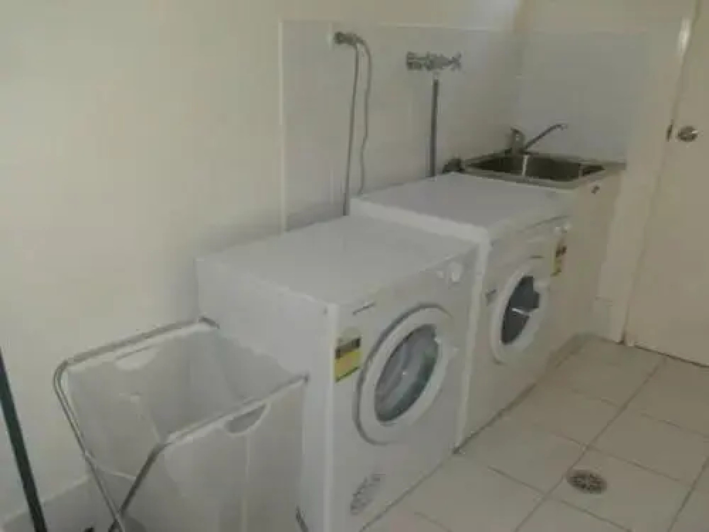 Ultimate Beach House' 19a Graham Street - views , peace & quiet