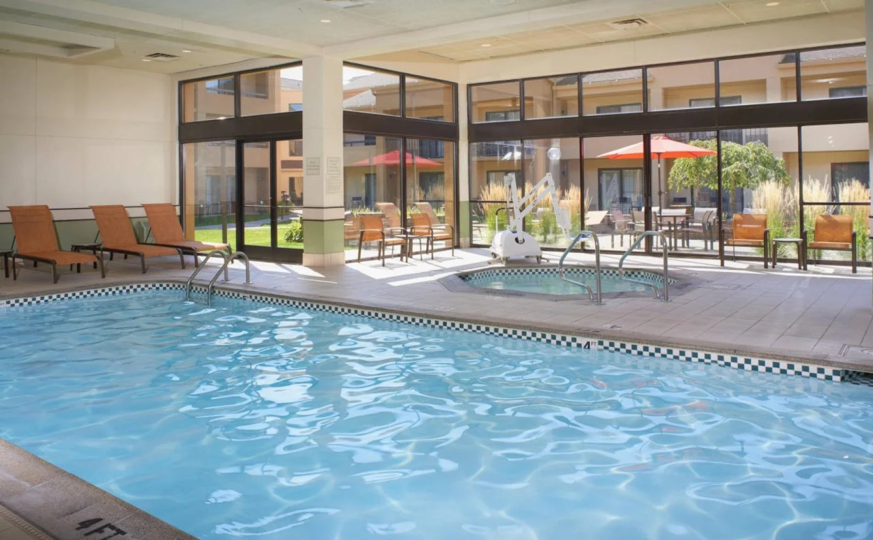 Courtyard by Marriott Detroit Warren