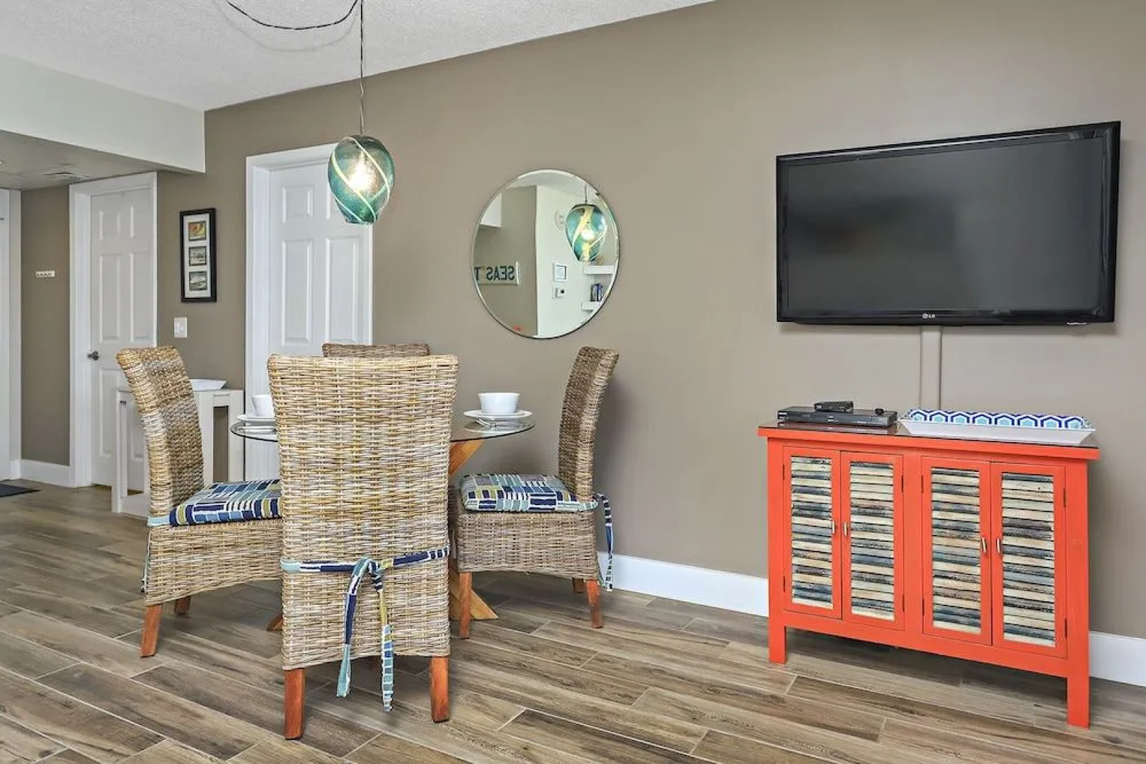 Long Beach 4 705 646546 by RedAwning