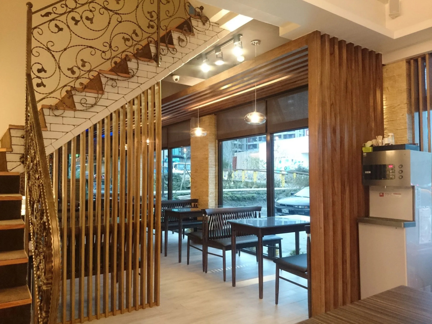 Host-On Exquisite Hotspring Hotel