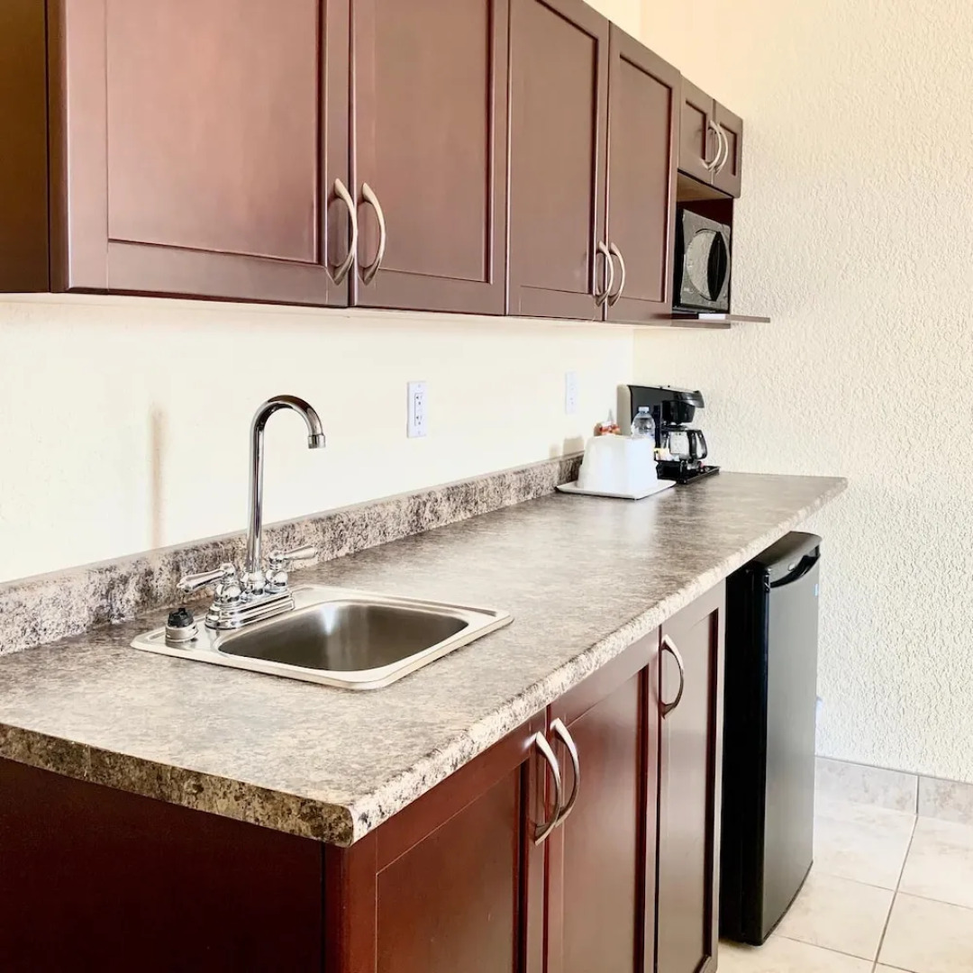 Prairie Moon Inn & Suites Unity