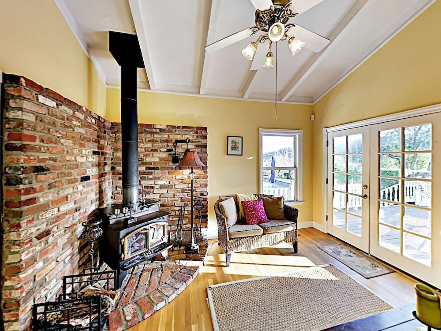 Quiet Wine Country Home Home