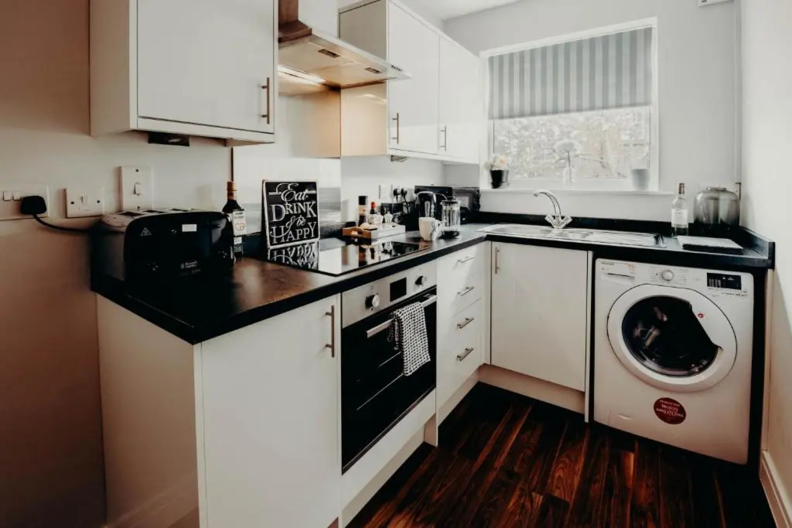 Near Hinckley Centre, sleeps up to 6, spacious ground floor apartments with secure parking