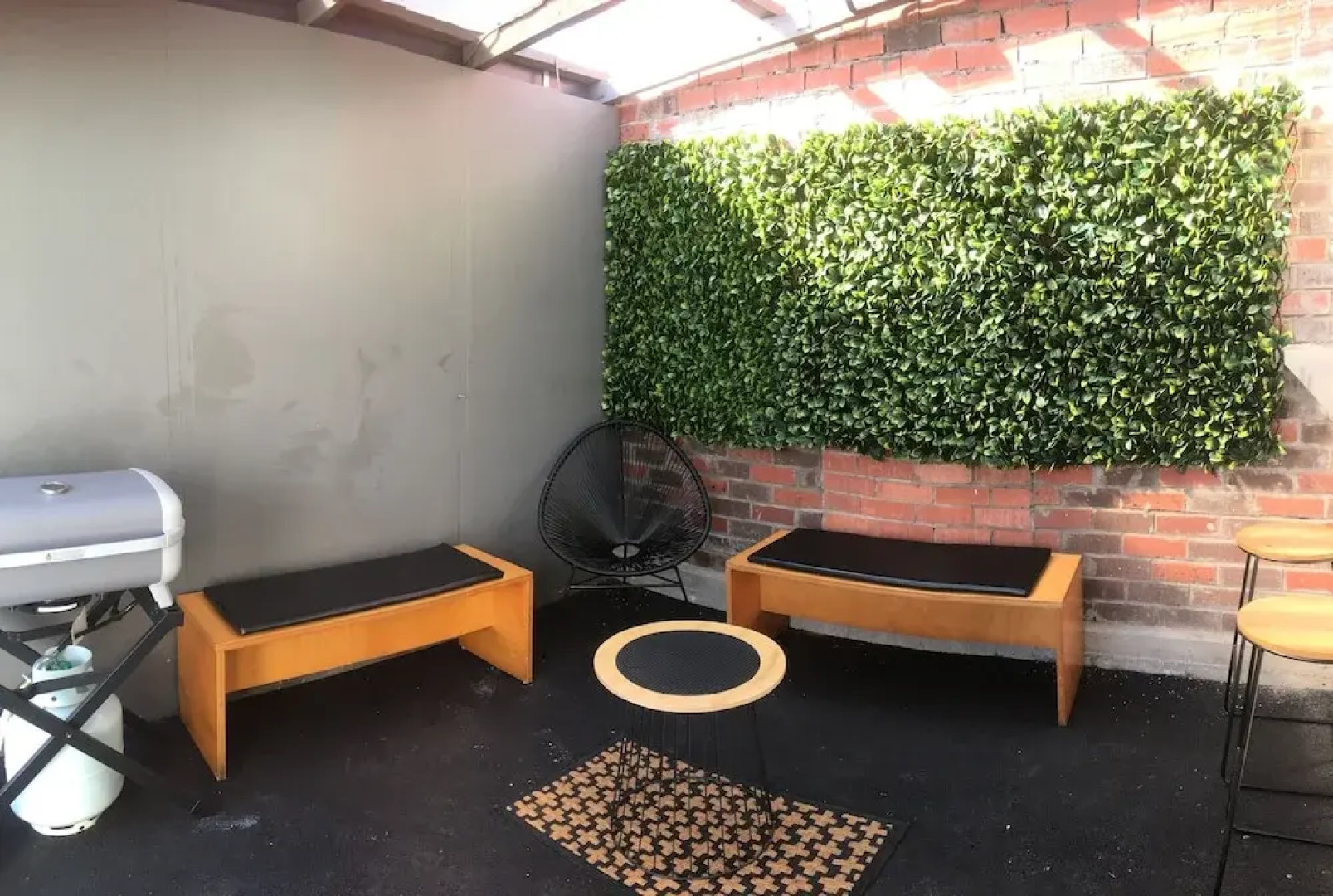 3ree Spacious & charming Apartment