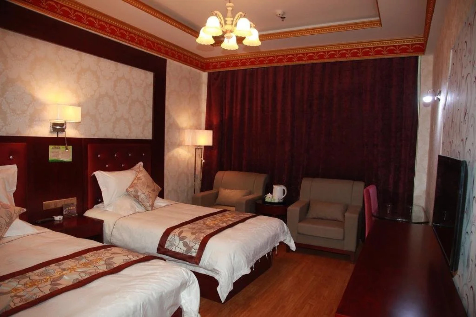 Tibet Shannan Yulong Holiday Hotel