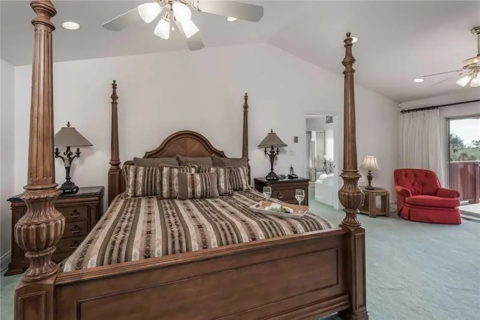 Partridge Home - Six Bedroom Cabin with Hot Tub