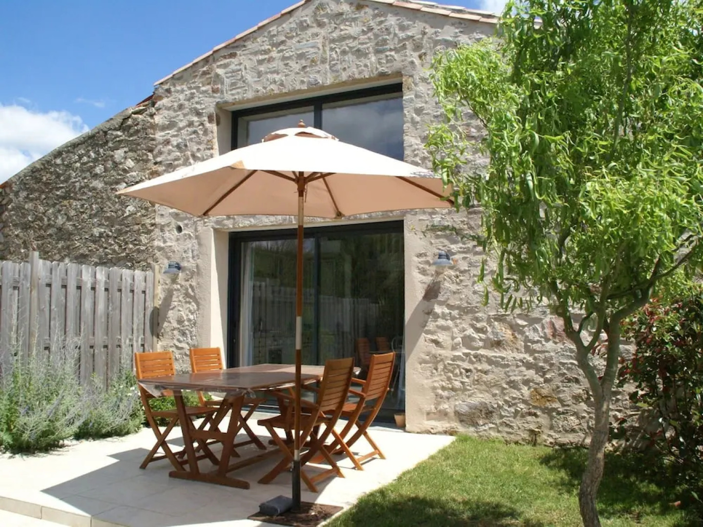 Quaint Holiday Home in Chateau-d'Olonne near Sea